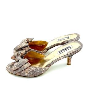 NWOT BADGLEY MISCHKA Metallic peeptoe kitten heels